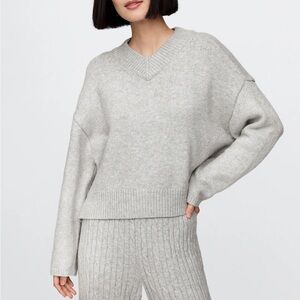 Women’s Gap Grey CashSoft Cropped High V-Neck Sweater